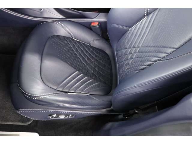 ASTON MARTIN SUV 2021 Image 31