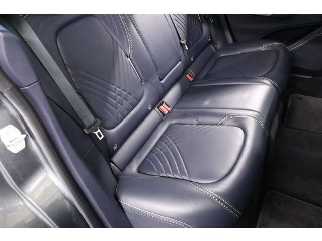 ASTON MARTIN SUV 2021 Image 31