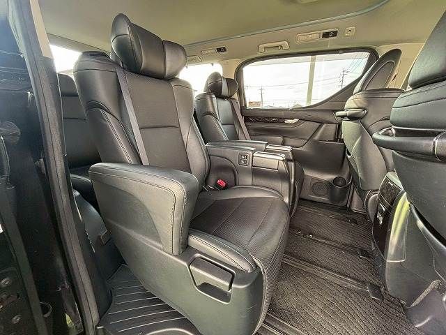 TOYOTA VELLFIRE 2018 Image 31