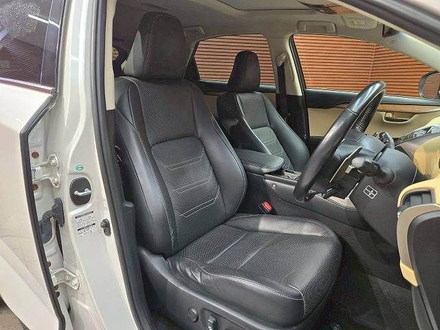 TOYOTA LEXUS NX300H 2015 Image 31