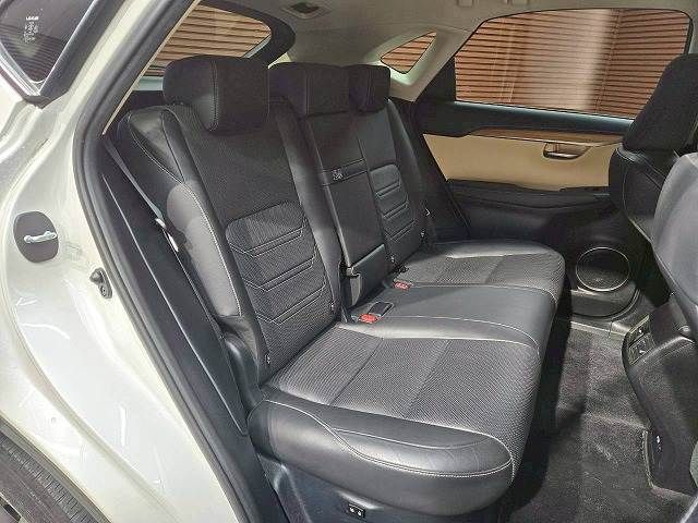 TOYOTA LEXUS NX300H 2015 Image 31