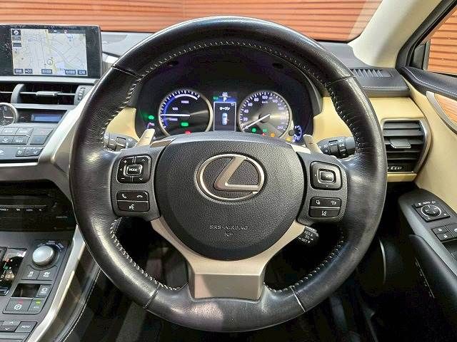 TOYOTA LEXUS NX300H 2015 Image 31