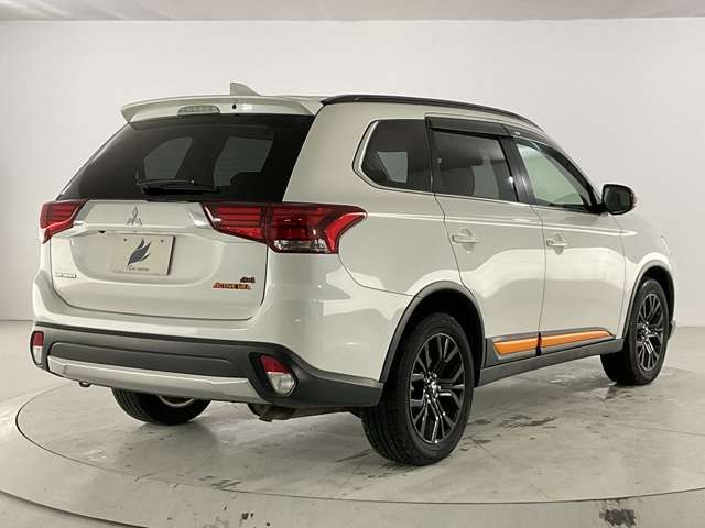 MITSUBISHI OUTLANDER 4WD 2017 Image 31