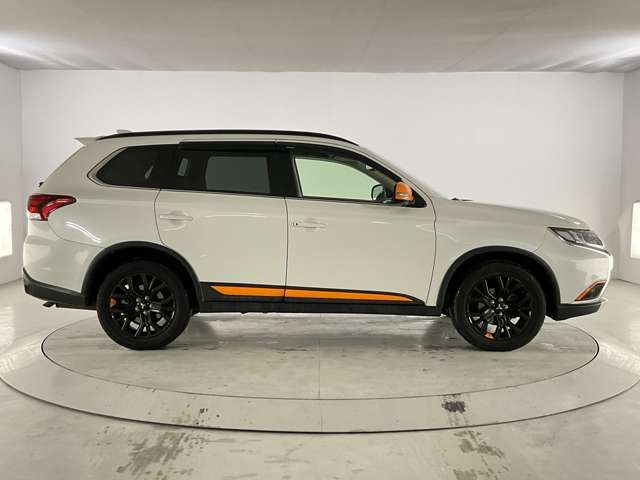 MITSUBISHI OUTLANDER 4WD 2017 Image 31