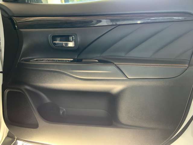 MITSUBISHI OUTLANDER 4WD 2017 Image 31