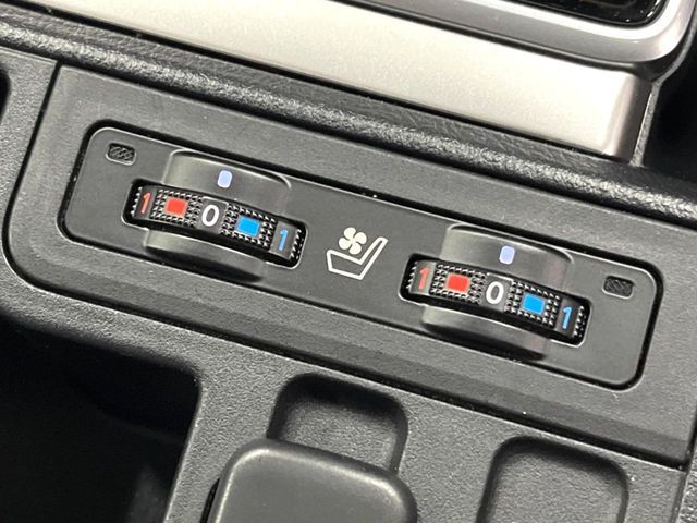 TOYOTA LANDCRUISER PRADO 2022 Image 31