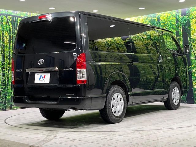 TOYOTA HIACE VAN 4WD 2022 Image 31