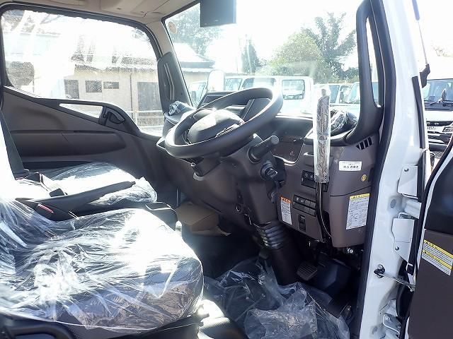 MITSUBISHI CANTER 2025 Image 31