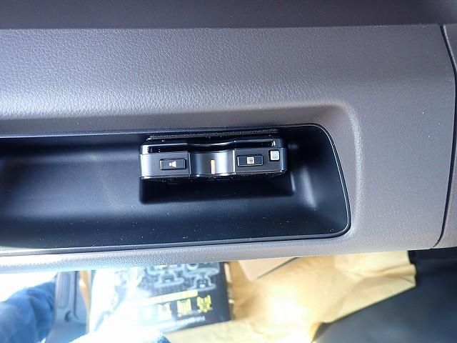 MITSUBISHI CANTER 2025 Image 31