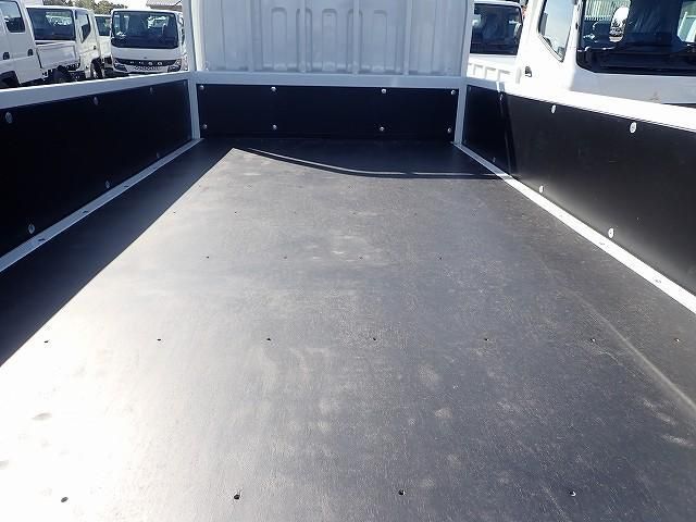 MITSUBISHI CANTER 2025 Image 31