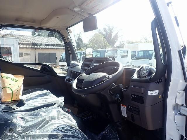 MITSUBISHI CANTER 2025 Image 31