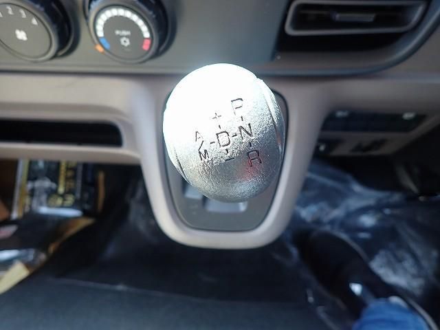 MITSUBISHI CANTER 2025 Image 31