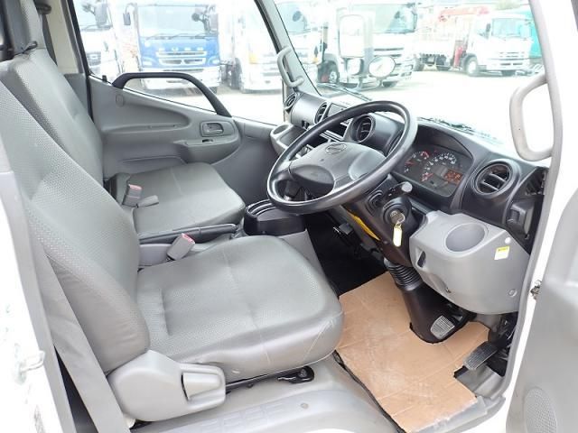 HINO DUTRO 2013 Image 31