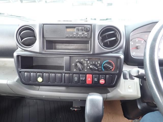 HINO DUTRO 2013 Image 31