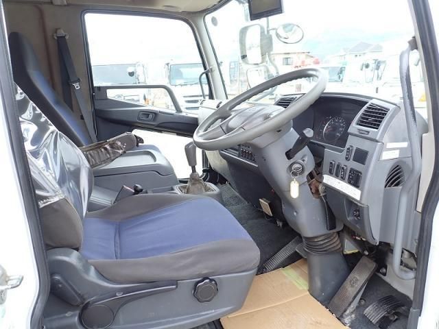 MITSUBISHI FUSOU FIGHTER 2012 Image 31