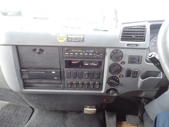 MITSUBISHI FUSOU FIGHTER 2012 Image 31