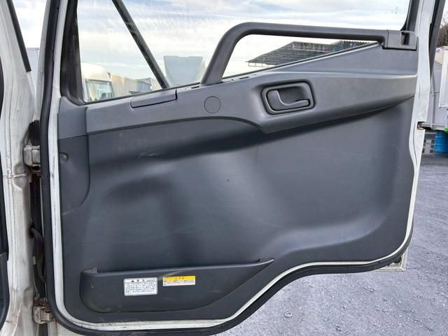 MITSUBISHI FUSOU FIGHTER 2005 Image 31