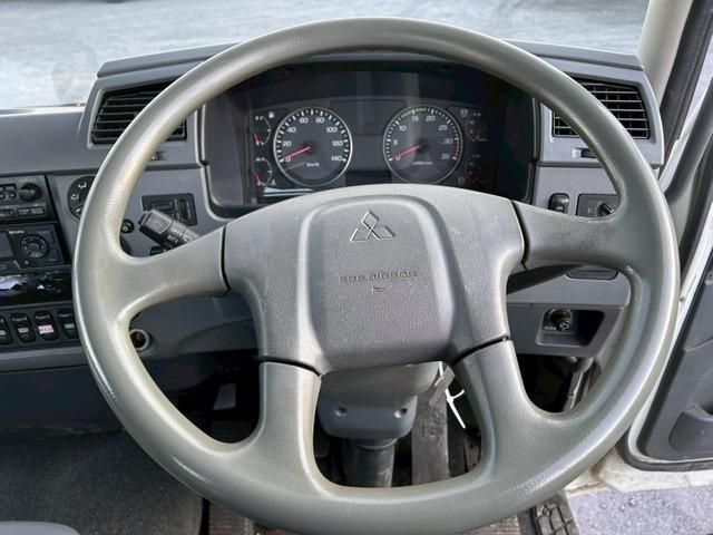 MITSUBISHI FUSOU FIGHTER 2005 Image 31