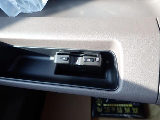 MITSUBISHI CANTER 2025 Image 31