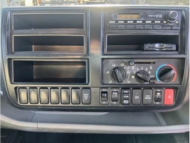 HINO DUTRO 2016 Image 31