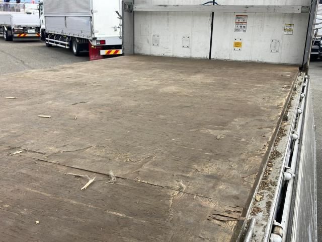 NISSAN DIESEL QUON 2011 Image 31