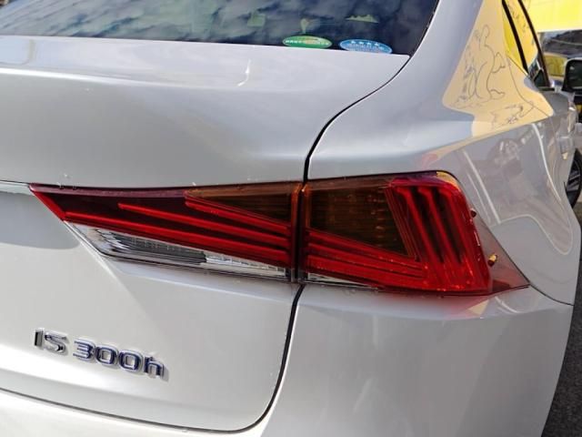 TOYOTA LEXUS IS300H 2016 Image 31