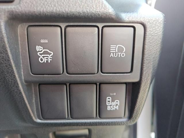 TOYOTA LEXUS IS300H 2016 Image 31