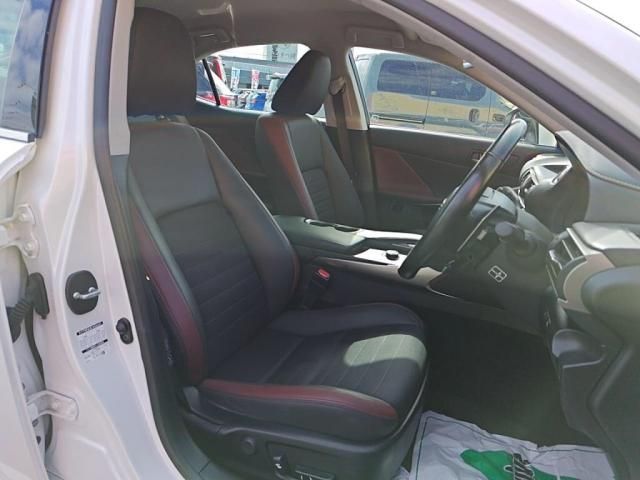 TOYOTA LEXUS IS300H 2016 Image 31