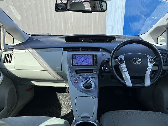 TOYOTA PRIUS PHV 2013 Image 31