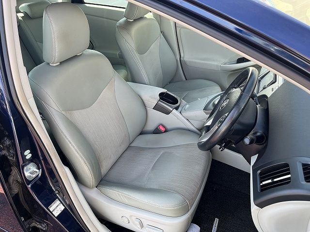 TOYOTA PRIUS PHV 2013 Image 31