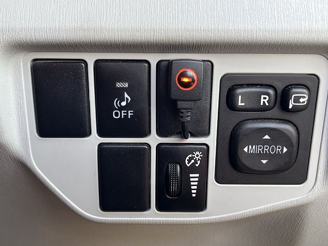 TOYOTA PRIUS PHV 2013 Image 31