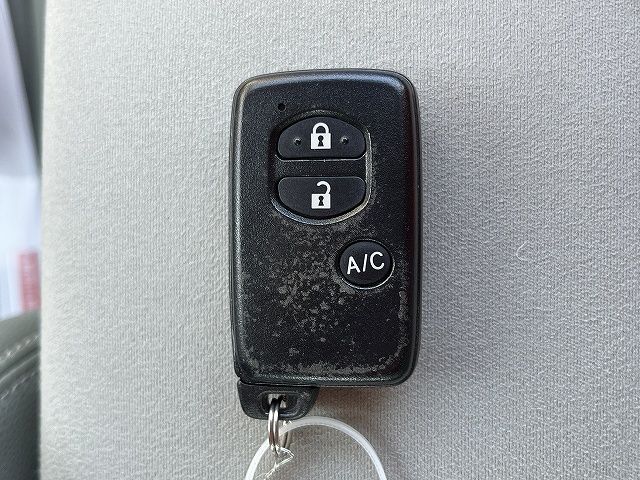 TOYOTA PRIUS PHV 2013 Image 31