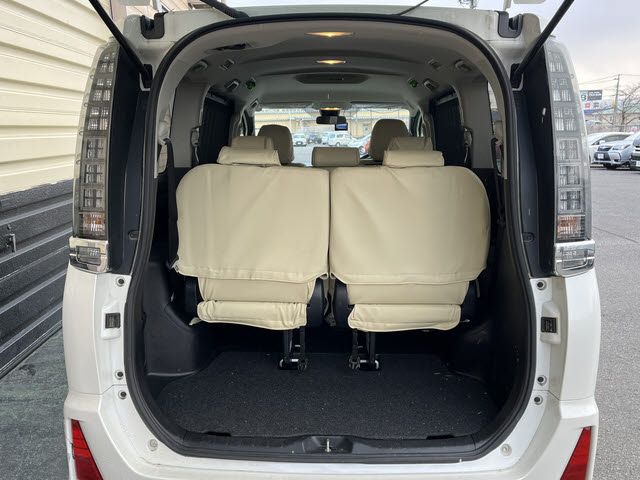 TOYOTA VOXY 2016 Image 31