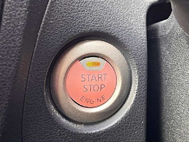 NISSAN JUKE 2012 Image 31