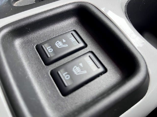 NISSAN JUKE 2012 Image 31