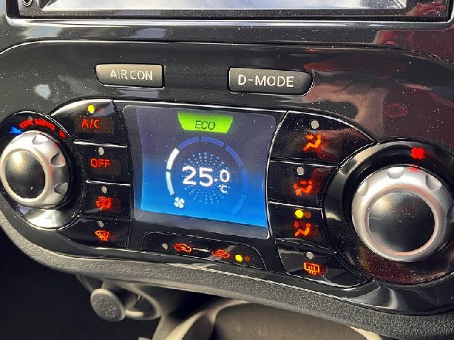 NISSAN JUKE 2012 Image 31