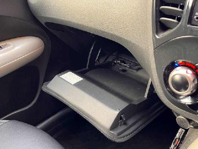 NISSAN JUKE 2012 Image 31