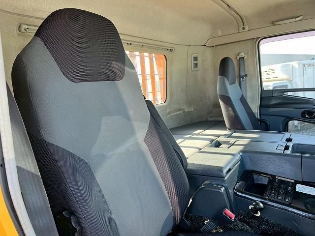 MITSUBISHI FUSOU SUPER GREAT 2013 Image 31