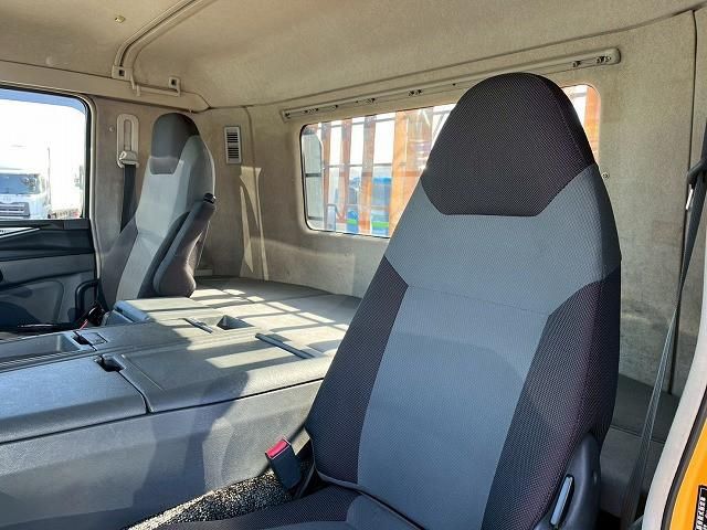 MITSUBISHI FUSOU SUPER GREAT 2013 Image 31