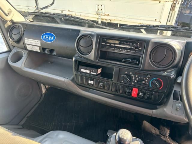 HINO DUTRO 2012 Image 31