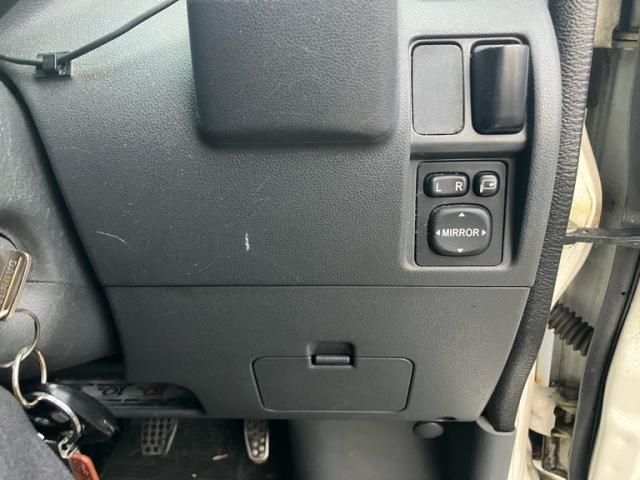 DAIHATSU HIJET CARGO 4WD 2013 Image 31