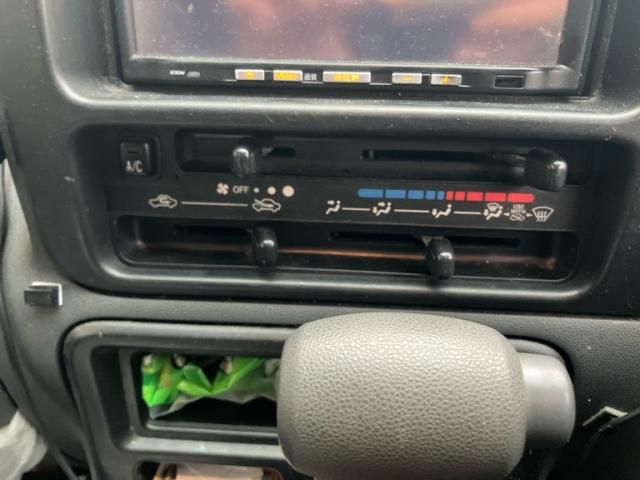 DAIHATSU HIJET CARGO 4WD 2013 Image 31