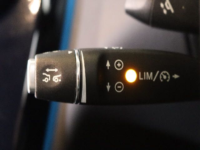 MERCEDES BENZ GLC CL 2016 Image 31