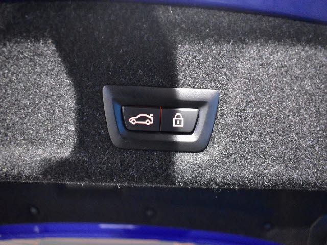 BMW 3SERIES SEDAN 2019 Image 31