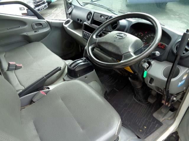 HINO DUTRO 2014 Image 31