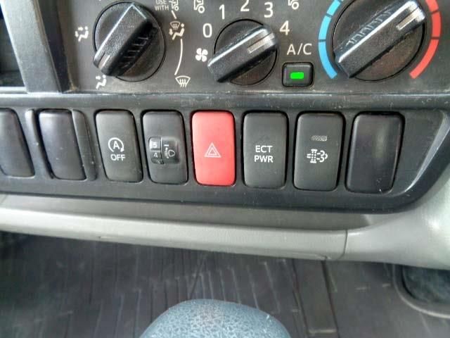 HINO DUTRO 2014 Image 31