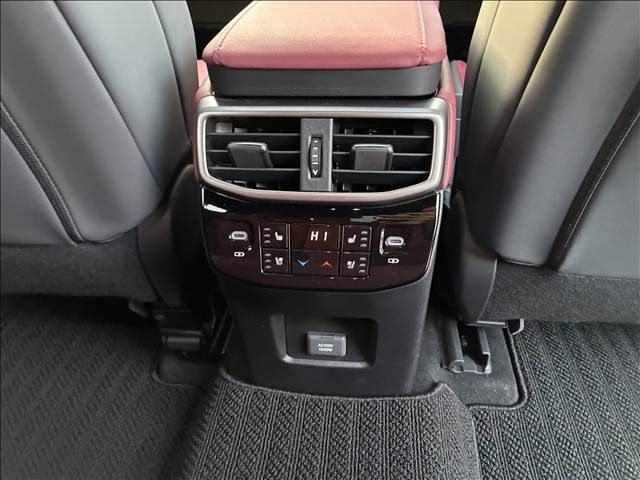 TOYOTA LEXUS RX500H 2023 Image 31