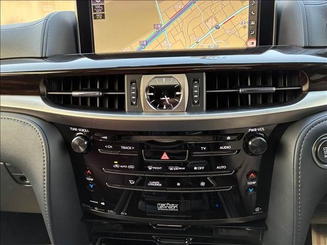 TOYOTA LEXUS LX570 AWD 2018 Image 31