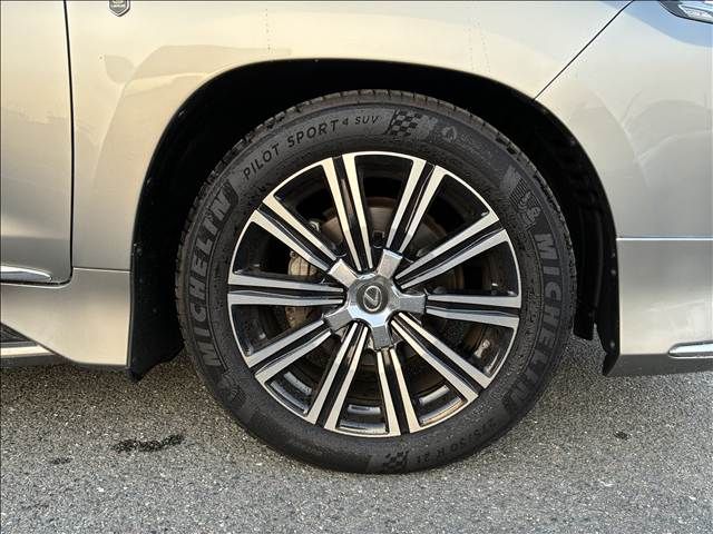 TOYOTA LEXUS LX570 AWD 2018 Image 31