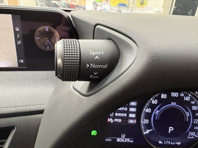 TOYOTA LEXUS UX300E 2021 Image 31